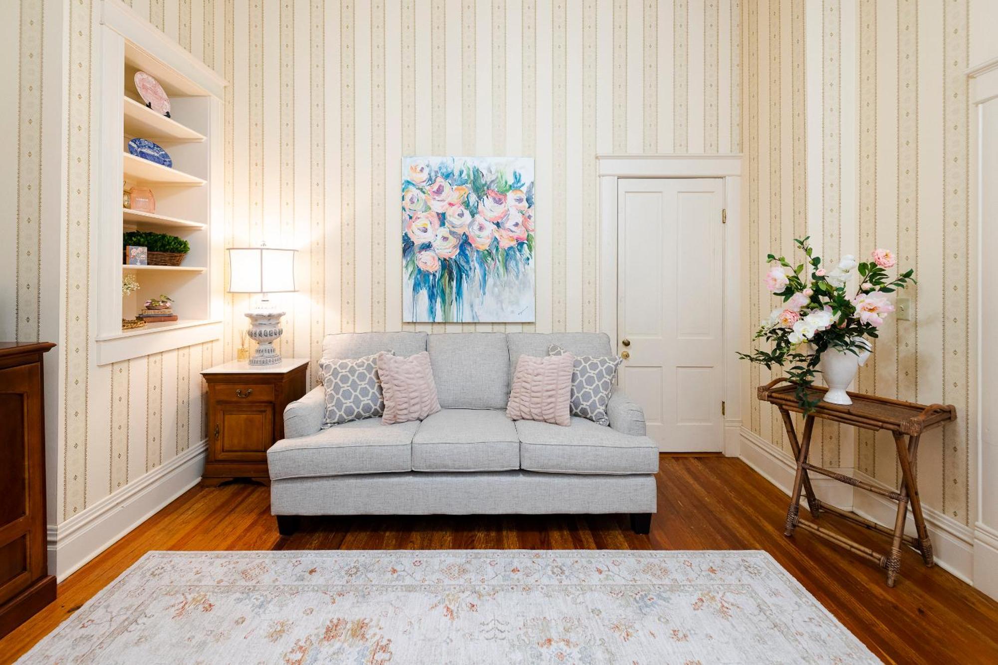 Captain Henderson House Hotel Arkadelphia Room photo